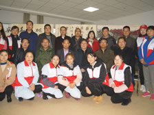兰州市名家字画收藏家协会组织了十三位书画家到兰州市社会福利院爱心捐赠慈善笔会! 兰州市名家字画收藏家协会组织了十三位书画家到兰州市社会福利院爱心捐赠慈善笔会!